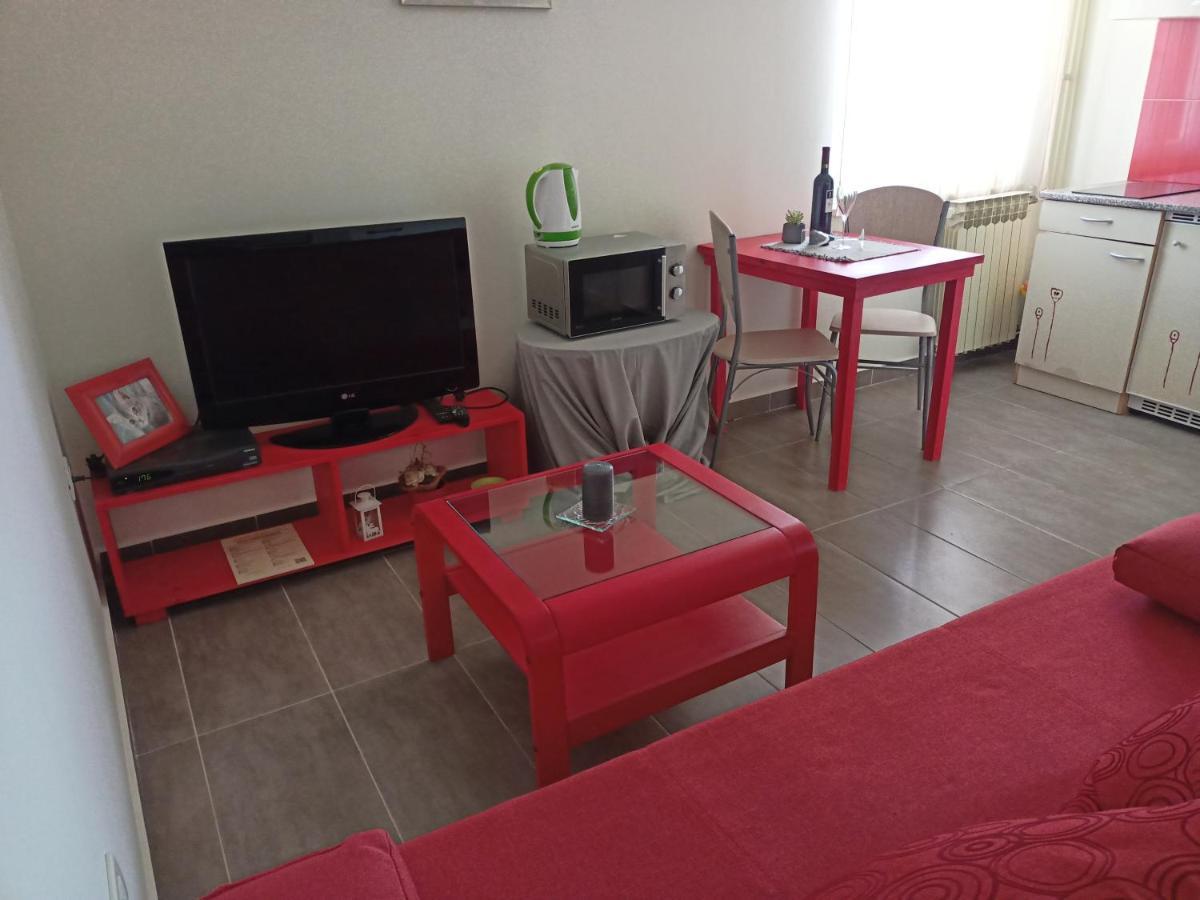 Cozy Apartment In The City Center Пула Экстерьер фото