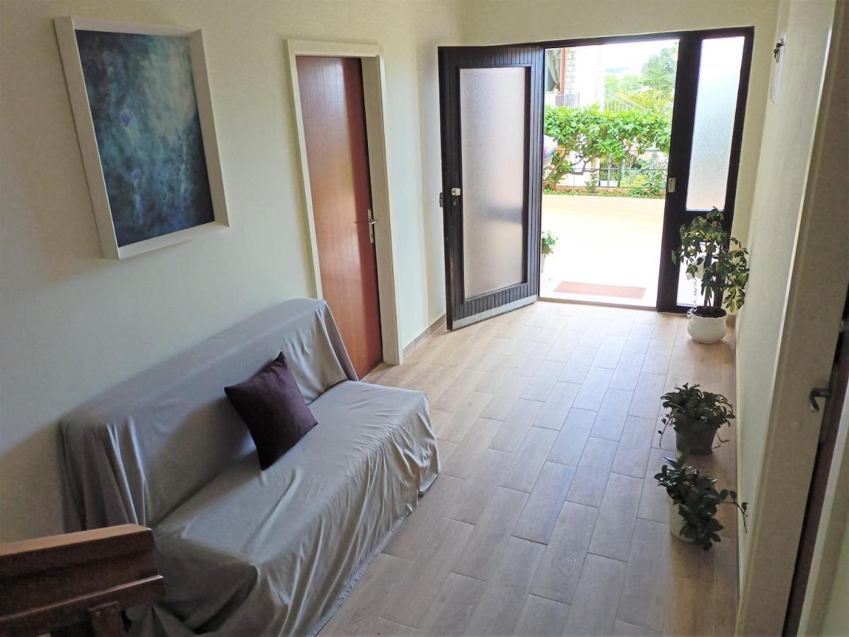 Cozy Apartment In The City Center Пула Экстерьер фото