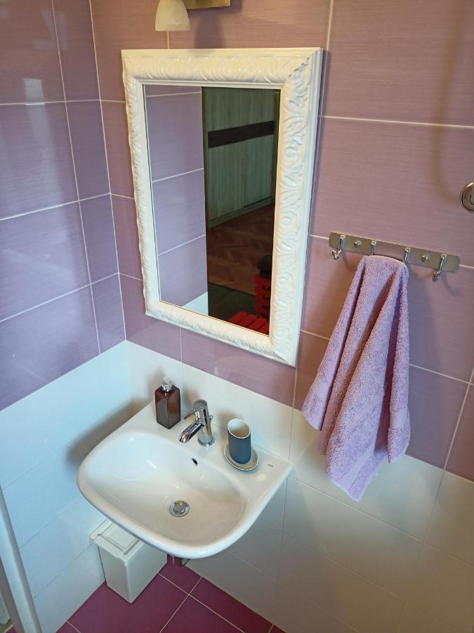 Cozy Apartment In The City Center Пула Экстерьер фото